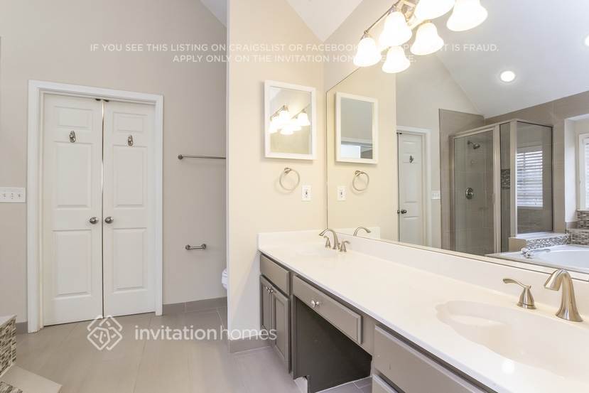 Building Photo - 7010 Surrey Dr