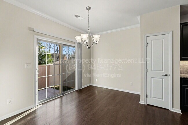 Building Photo - 11007 Discovery Dr NW