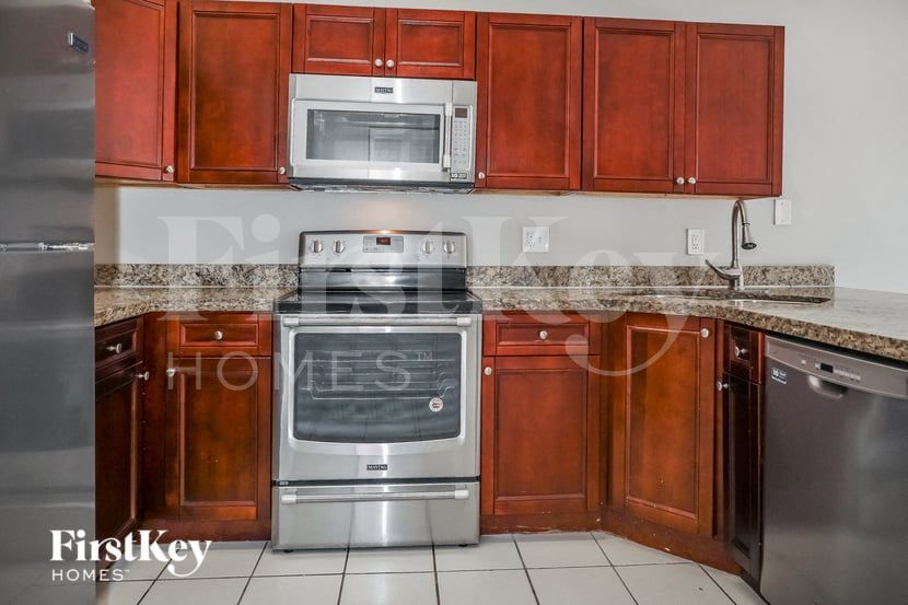 Building Photo - 8806 NW 114th Terrace