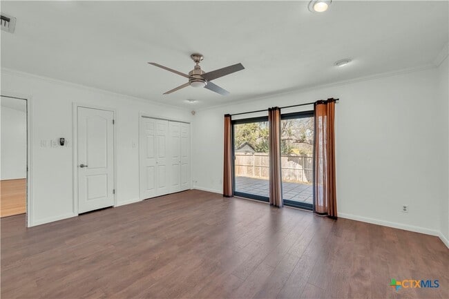 Building Photo - 513 Red River Rd