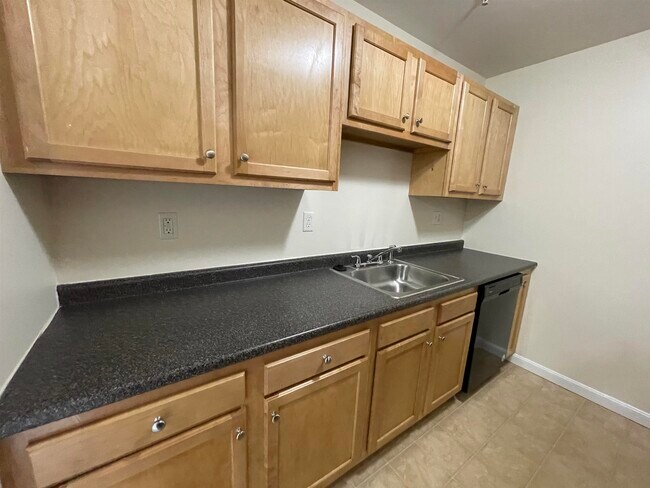 Building Photo - 20 Sentinel Court