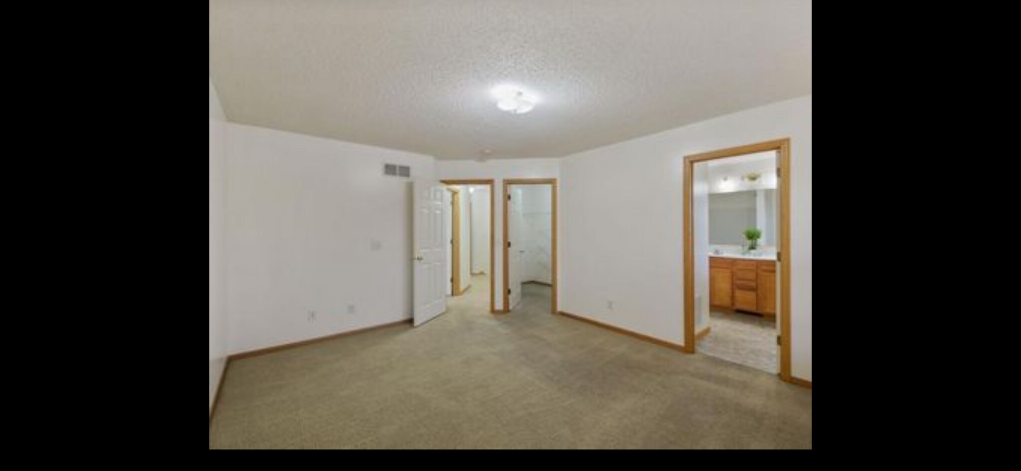 Building Photo - 10012 Iris Ln