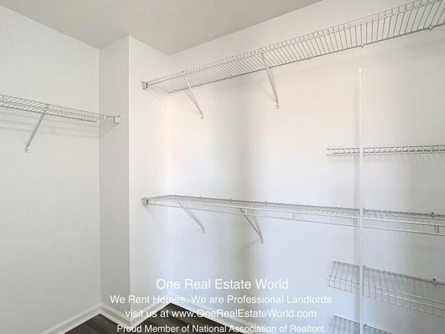 Building Photo - 9155 Hunters Mill Dr