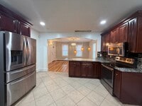 Building Photo - 1433 River St