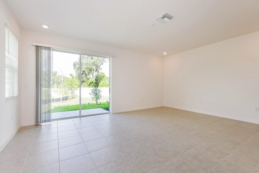 Building Photo - 1445 Tristar Dr