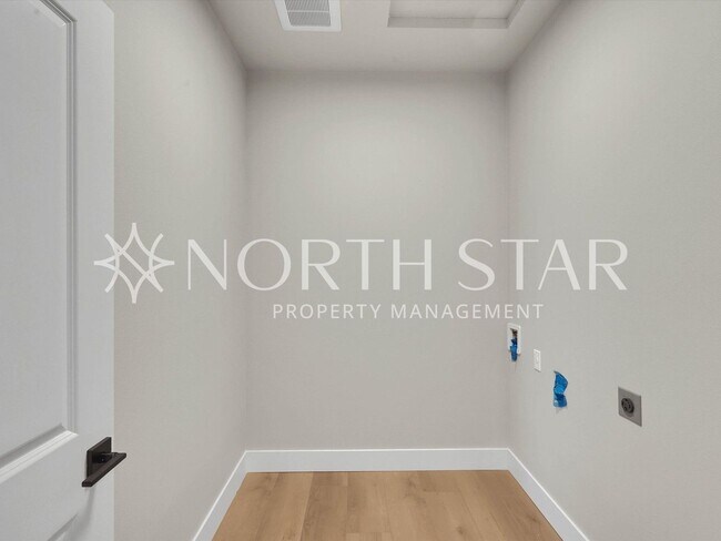 Building Photo - 8898-8898 Serenity Ter