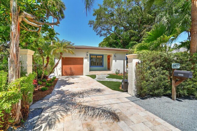 Building Photo - 2527 Inagua Ave