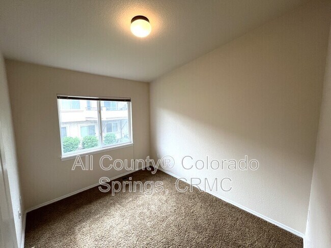 Building Photo - 4719 Iron Horse Villas Point