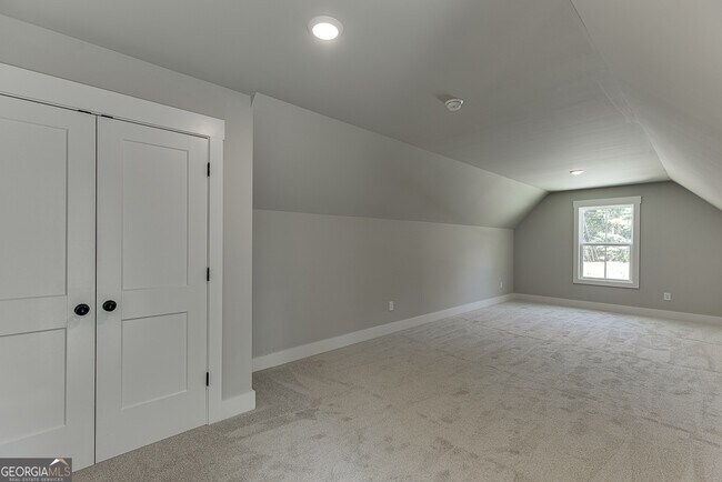 Building Photo - 125 Rains Rd