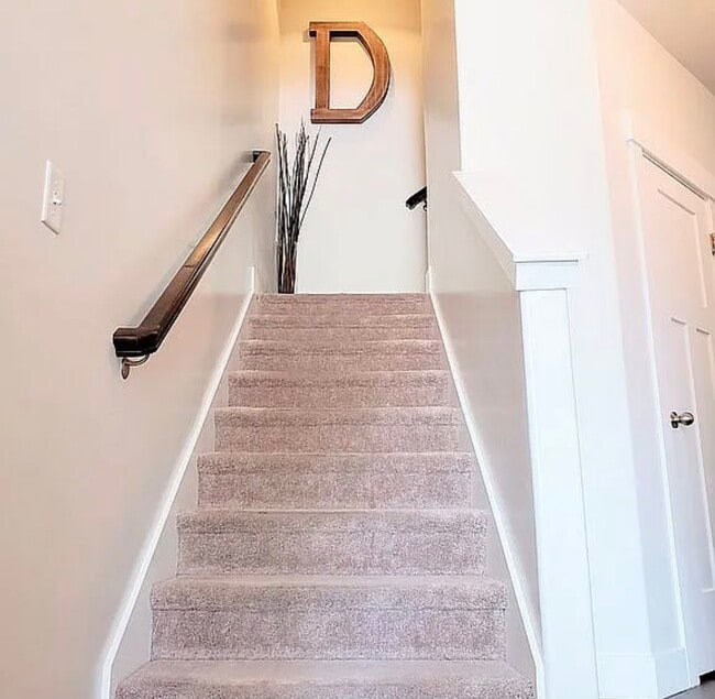 Building Photo - 651 N Pinebrook Rd