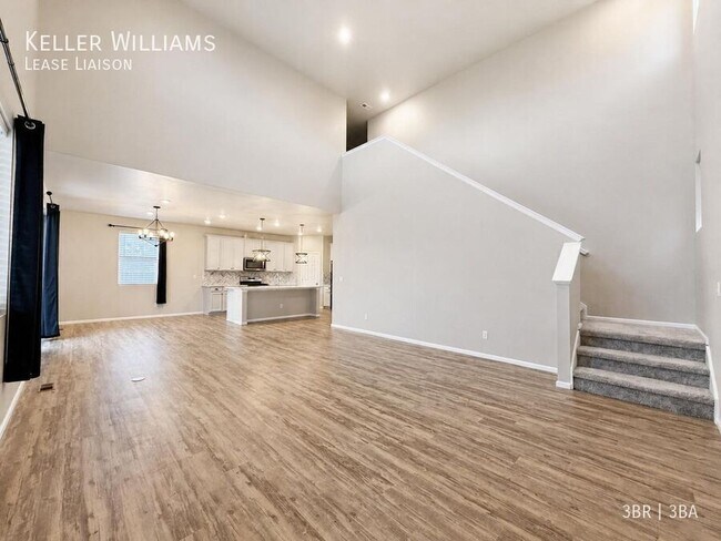 Building Photo - 915 Alpine Aven