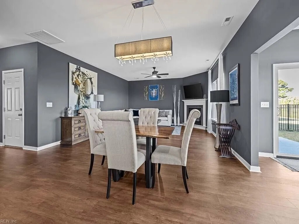 Dining - 187 Peck Ln