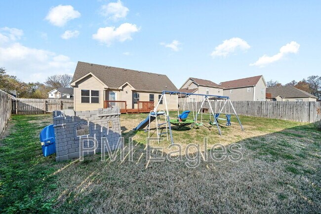 Building Photo - 3565 Southwood Dr