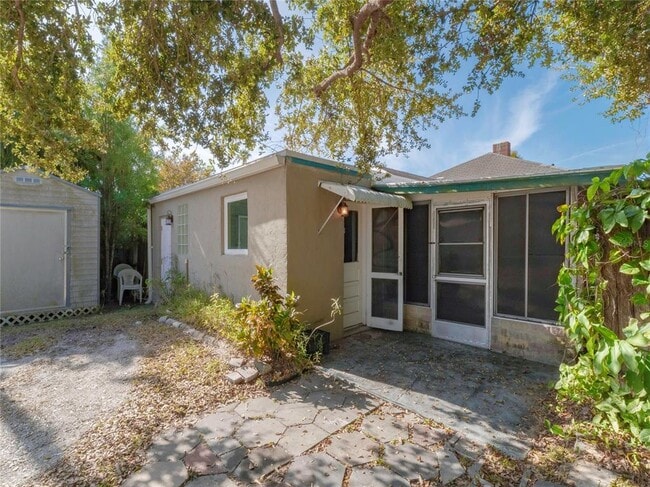 Building Photo - 2808 Clinton St S