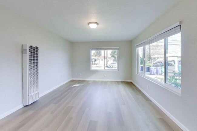 Building Photo - 451 Ruth Ct