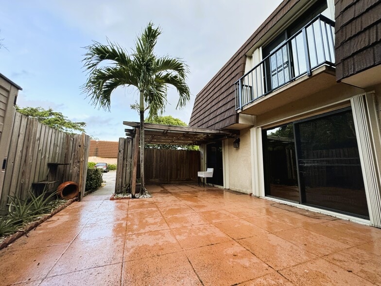 Building Photo - 2311 23rd Ln