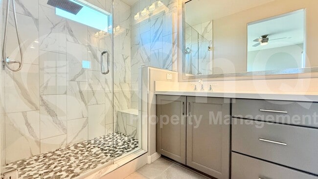 Building Photo - 7423 E Paraiso Dr