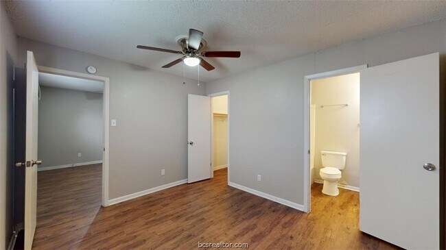 Building Photo - 500 Foch St