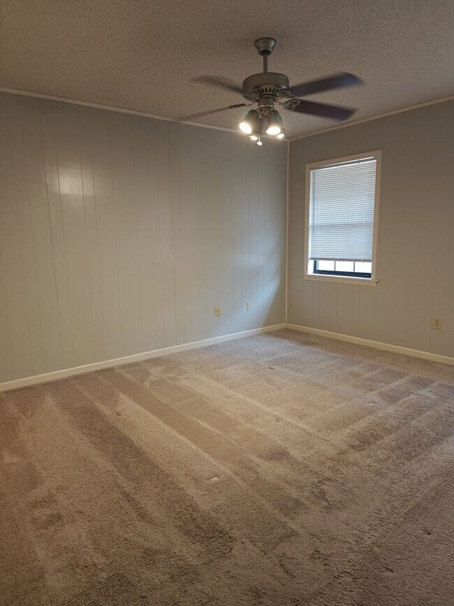 Building Photo - Elegant & Spacious 3-Bedroom Brick Home with Private Garage