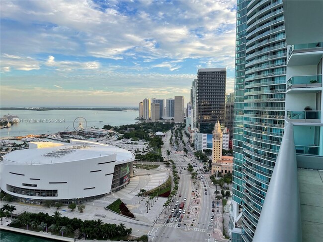 Building Photo - 900 Biscayne Blvd