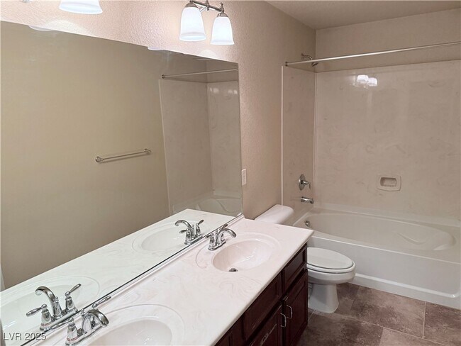 Building Photo - 1137 Sax Fifth Ave