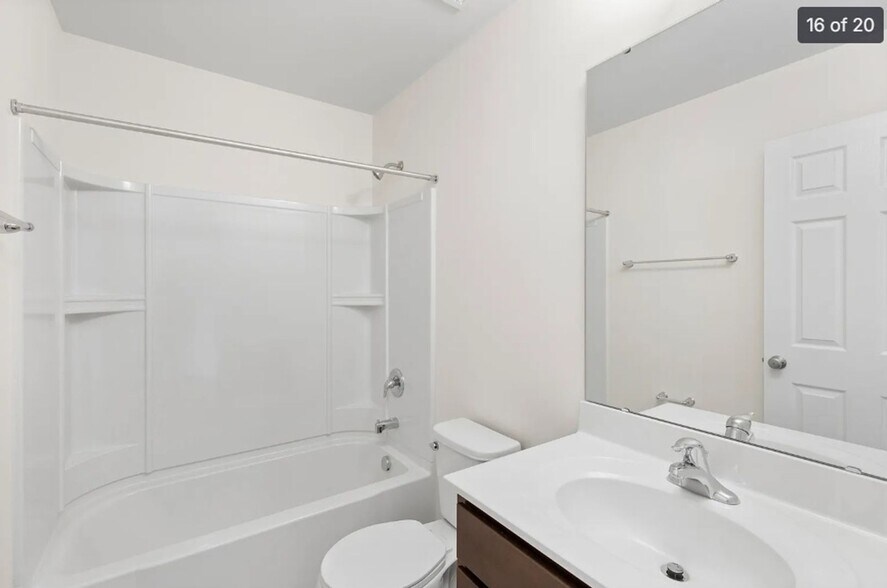 Building Photo - 443 Sweetgrass Dr