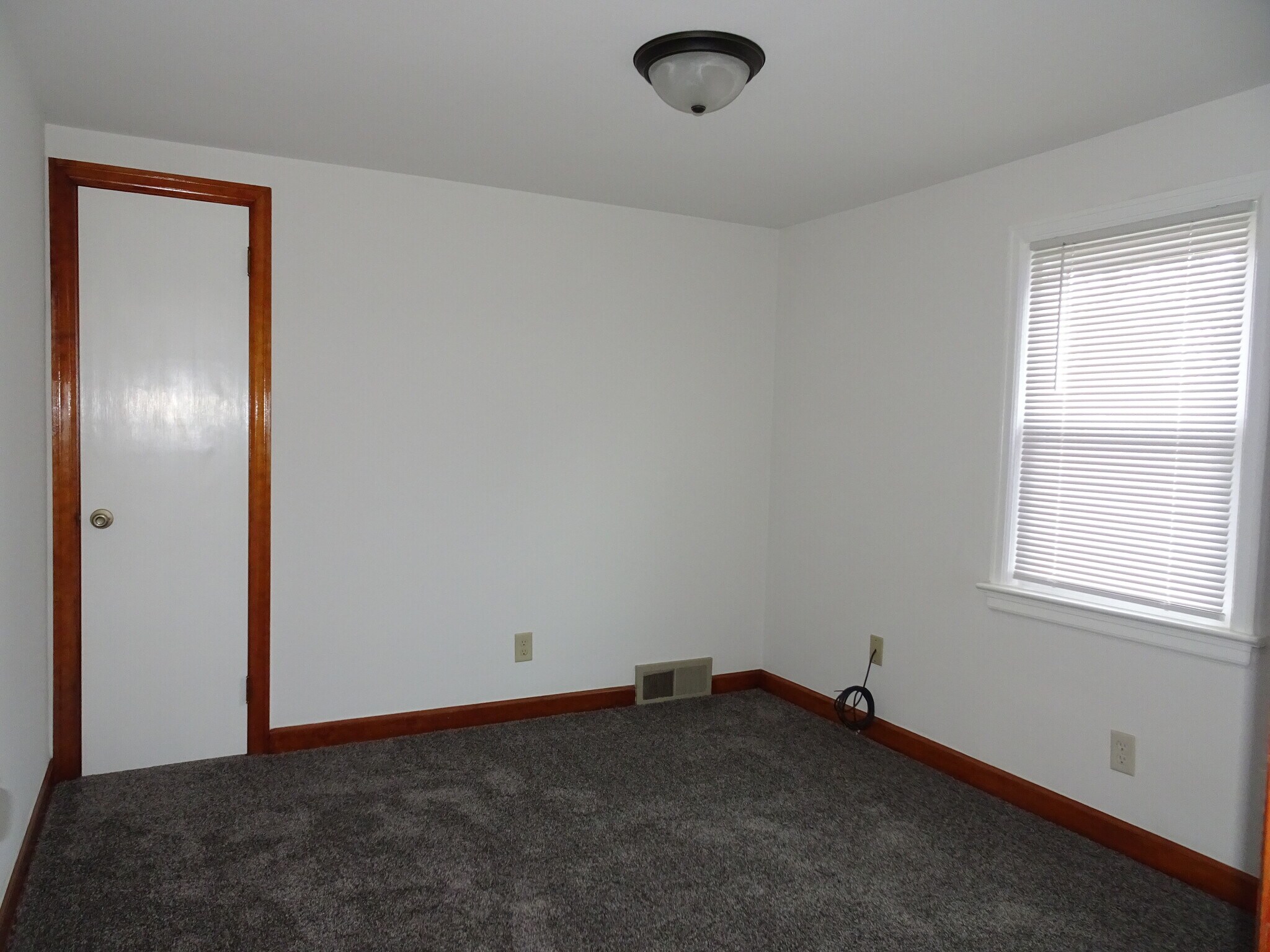 bedroom 2 - 833 S Cory St