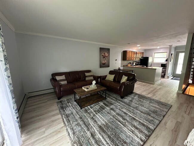 Building Photo - 60 Brookside Dr