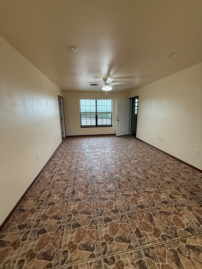 Building Photo - 1441 Hidden Acres Rd
