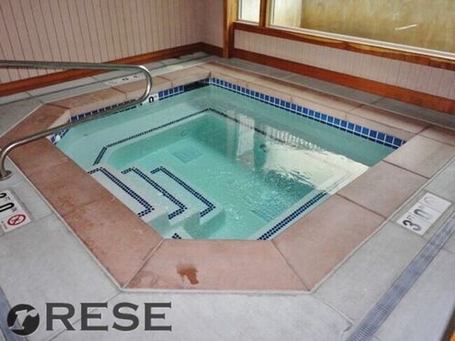 Building Photo - Cozy Midvale Condo - AVAILABLE NOW!