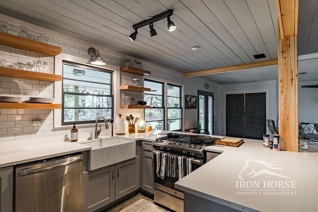 Building Photo - 130 Austin Dr