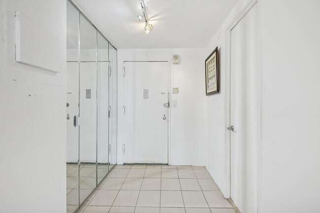 Building Photo - 7000 John F. Kennedy Blvd