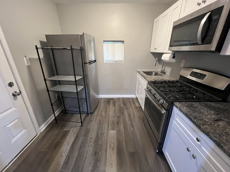 Building Photo - 3320 Gwynns Falls Pky