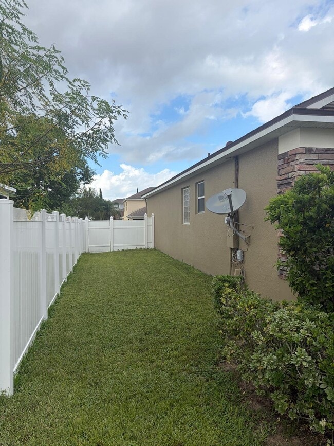 Building Photo - 4576 Barbados Loop