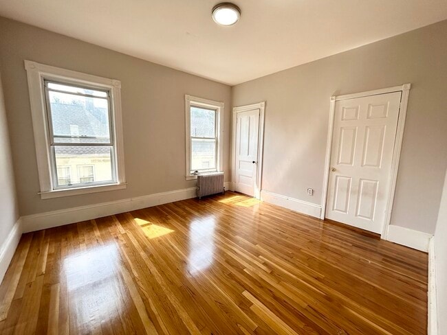 Building Photo - 22 Humphreys St