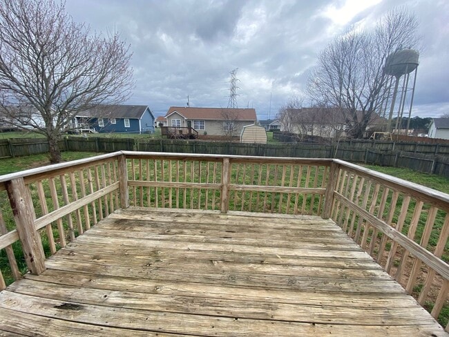 Building Photo - Cute Ranch Rental