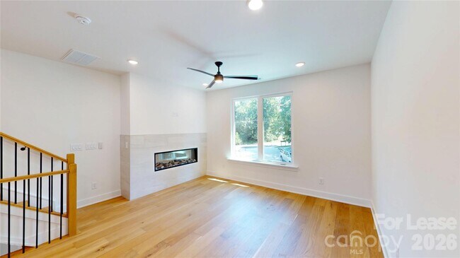 Building Photo - 156 Mattoon St