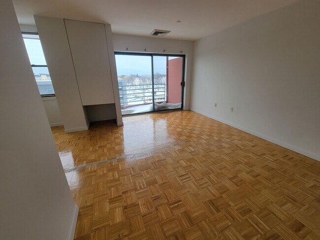 Building Photo - Studio Available Near North Quincy T With Parking