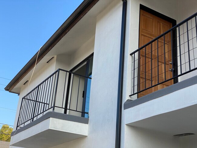 Building Photo - 3461 Perlita Ave