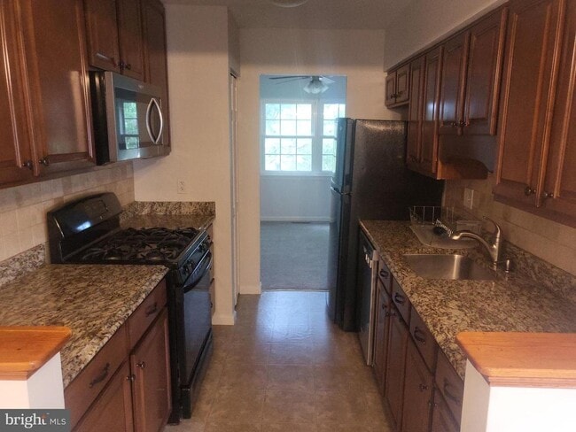 Building Photo - 576 Millshire Dr