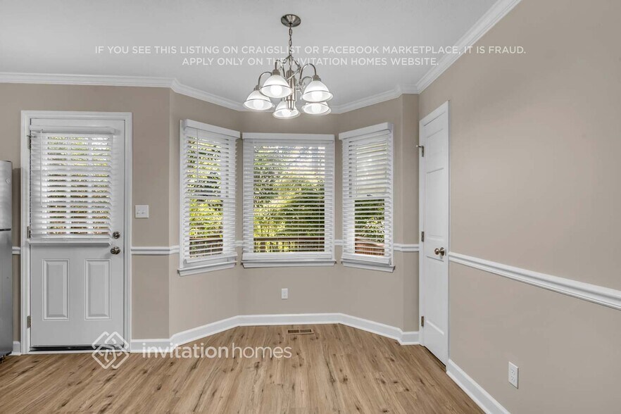 Building Photo - 908 Fairlong Rd