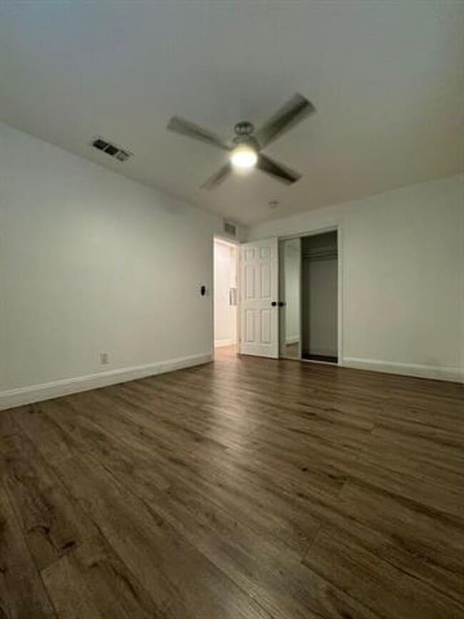 Building Photo - 9422-9424 SW 51st St