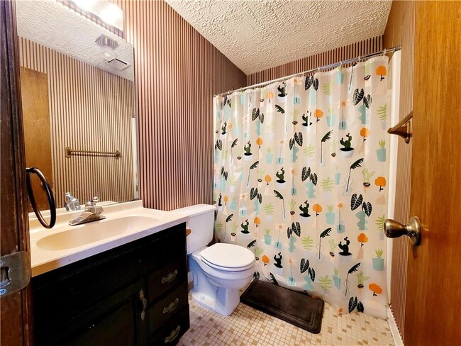 Building Photo - 3441 Rocky Springs Ct NE