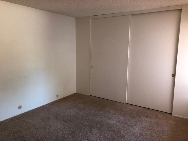 Master with large closet - 9659 Easter Way