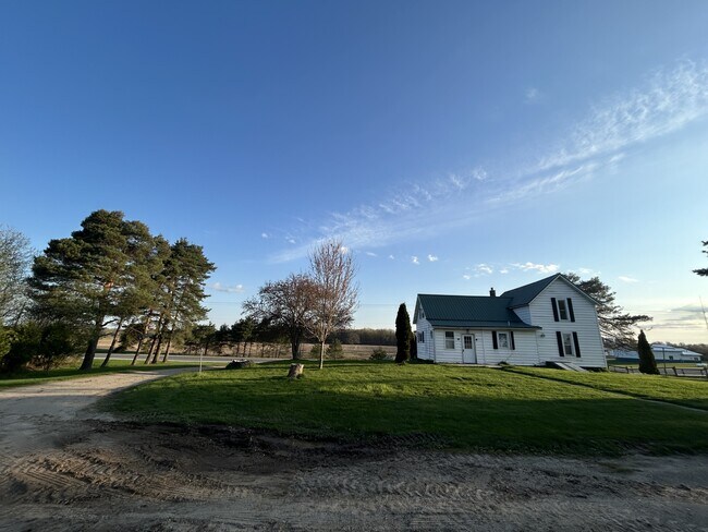 Building Photo - 6640 E Carson City Rd