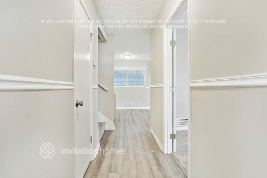 Building Photo - 678 Lakeridge Dr SE