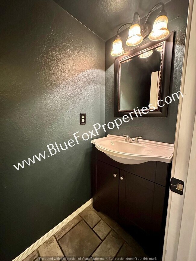 Building Photo - 3062 W Country Fair Dr