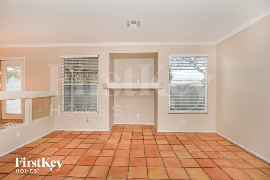 Building Photo - 10211 S Eden Falls Ln