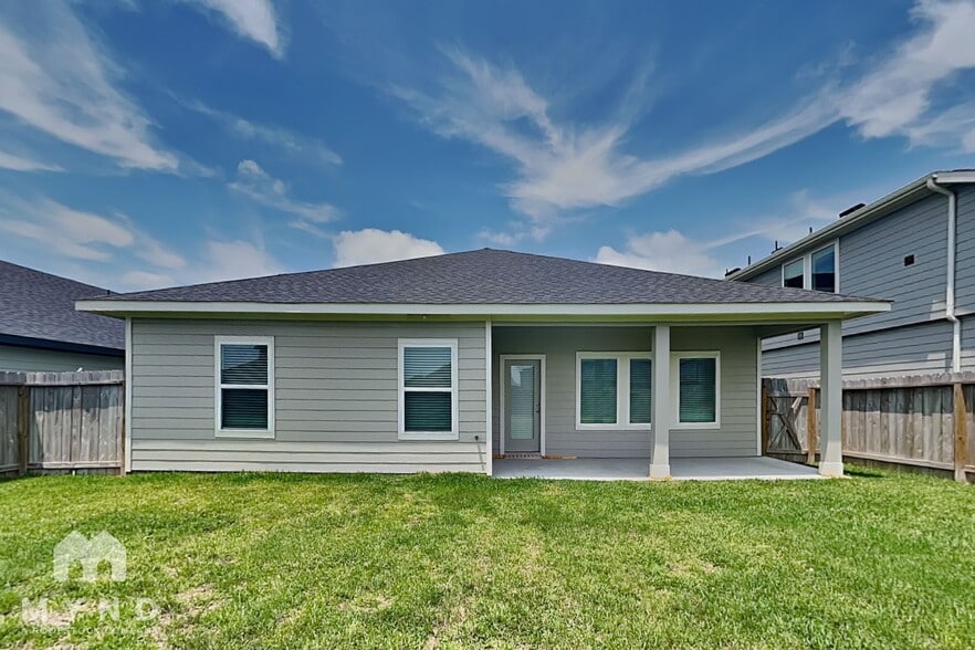 Building Photo - 31711 Theodore Bnd Dr