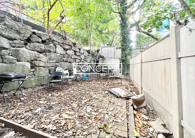 Building Photo - 11 Sewall St